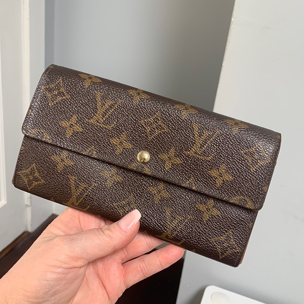 1993 authentic Louis Vuitton Sarah wallet